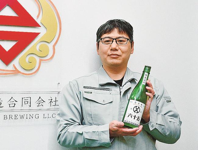 中国地方初の輸出用清酒製造免許を取得した陳韋仁さん＝出雲市斐川町中洲、台雲酒造合同会社
