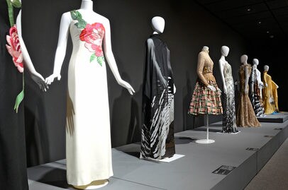 吉賀町出身の世界的デザイナー森英恵さん追悼展 時代を彩ったドレス