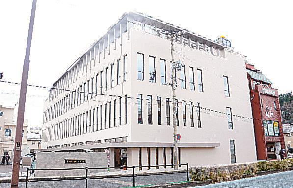 建て替えられた山陰合同銀行浜田支店＝浜田市新町
