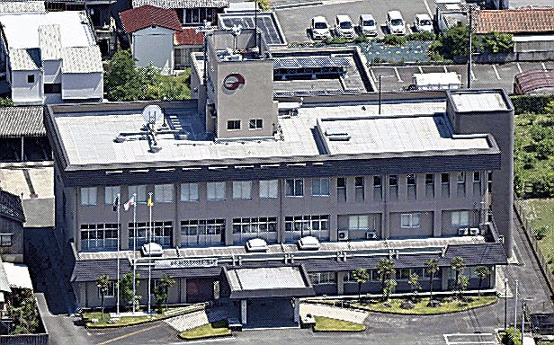 山口県阿武町役場＝２０２２年５月（共同通信社ヘリから）