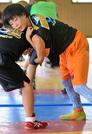 小学生最後となる１１月の島根県選手権での優勝を目標に練習に励む清水麗さん＝島根県海士町福井、隠岐島前高校