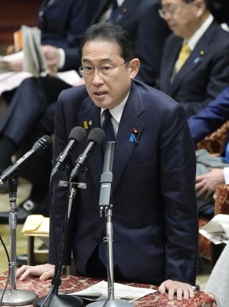 衆院予算委員会で答弁する岸田文雄首相＝７日午後
