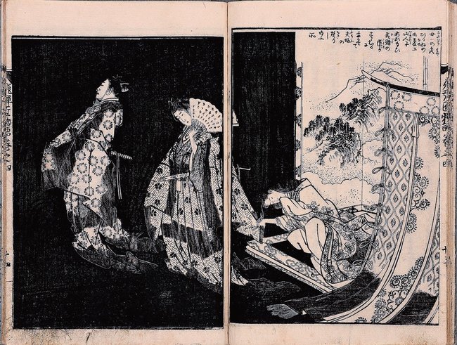 葛飾北斎期「飛弾匠物語（ひだのたくみものがたり）」初摺本　初摺（しょずり）本（初版のこと）では背景を光沢ある艶墨（つやずみ）で潰し、姫君の夢の中に貴公子が現れた情景を表現しています。ところが後摺（あとずり）本では背景の墨が省略され、初摺での雅な夢幻世界の雰囲気は損なわれてしまいます。会場ではこのような初摺と後摺の違いを見比べることで、北斎が作画当初に目指した表現世界を知ることができます。