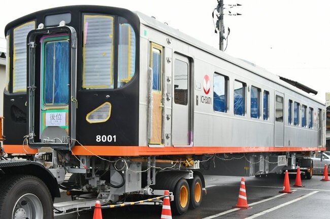 電線と接触した一畑電車の新型車両