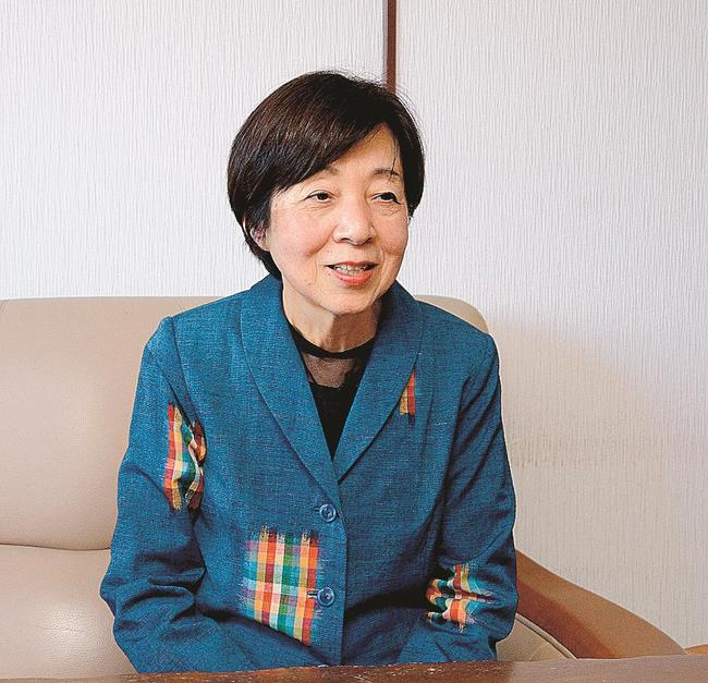 20年を超える調停委員の活動を振り返る三木厚子さん＝松江市内