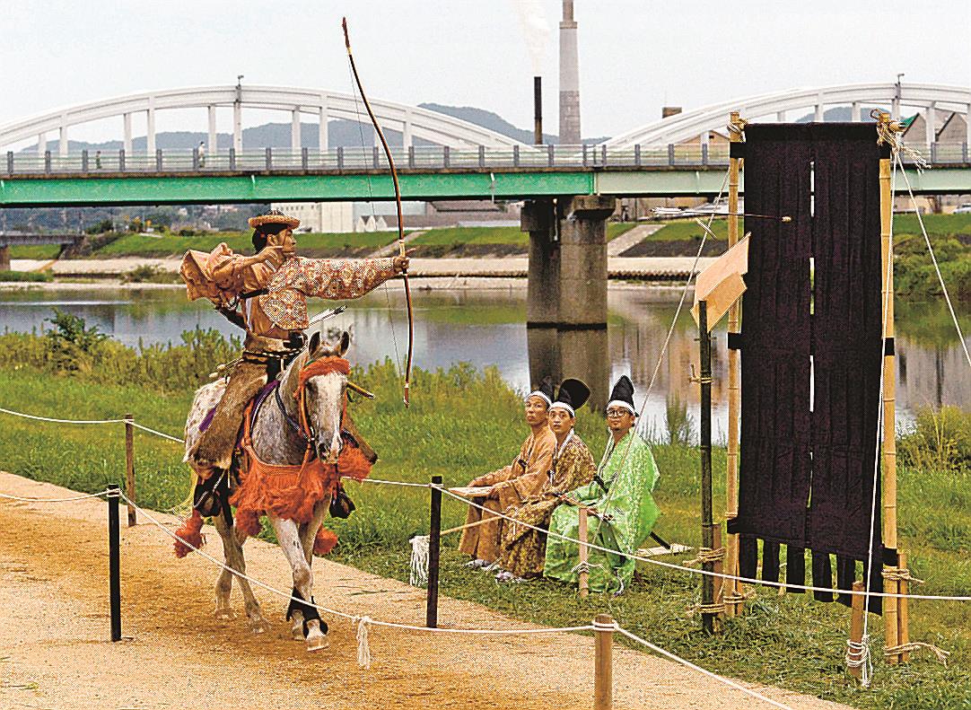 迫力の流鏑馬 4年ぶり復活 益田 高津柿本神社「八朔祭」 | 山陰中央