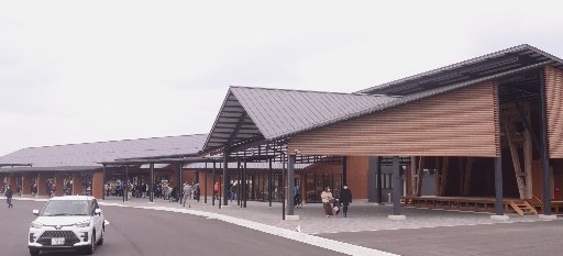 オープンを迎えた道の駅ごいせ仁摩＝大田市仁摩町大国
