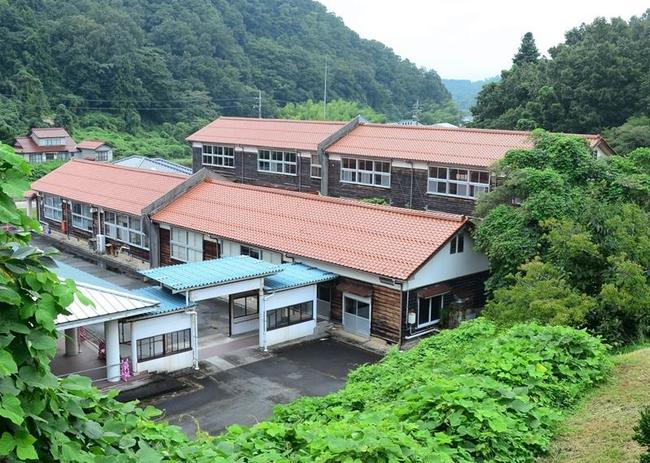 旧浜田高校今市分校の木造校舎＝浜田市旭町丸原（８月３１日撮影）