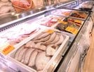 地元で水揚げした水産物の販売コーナー