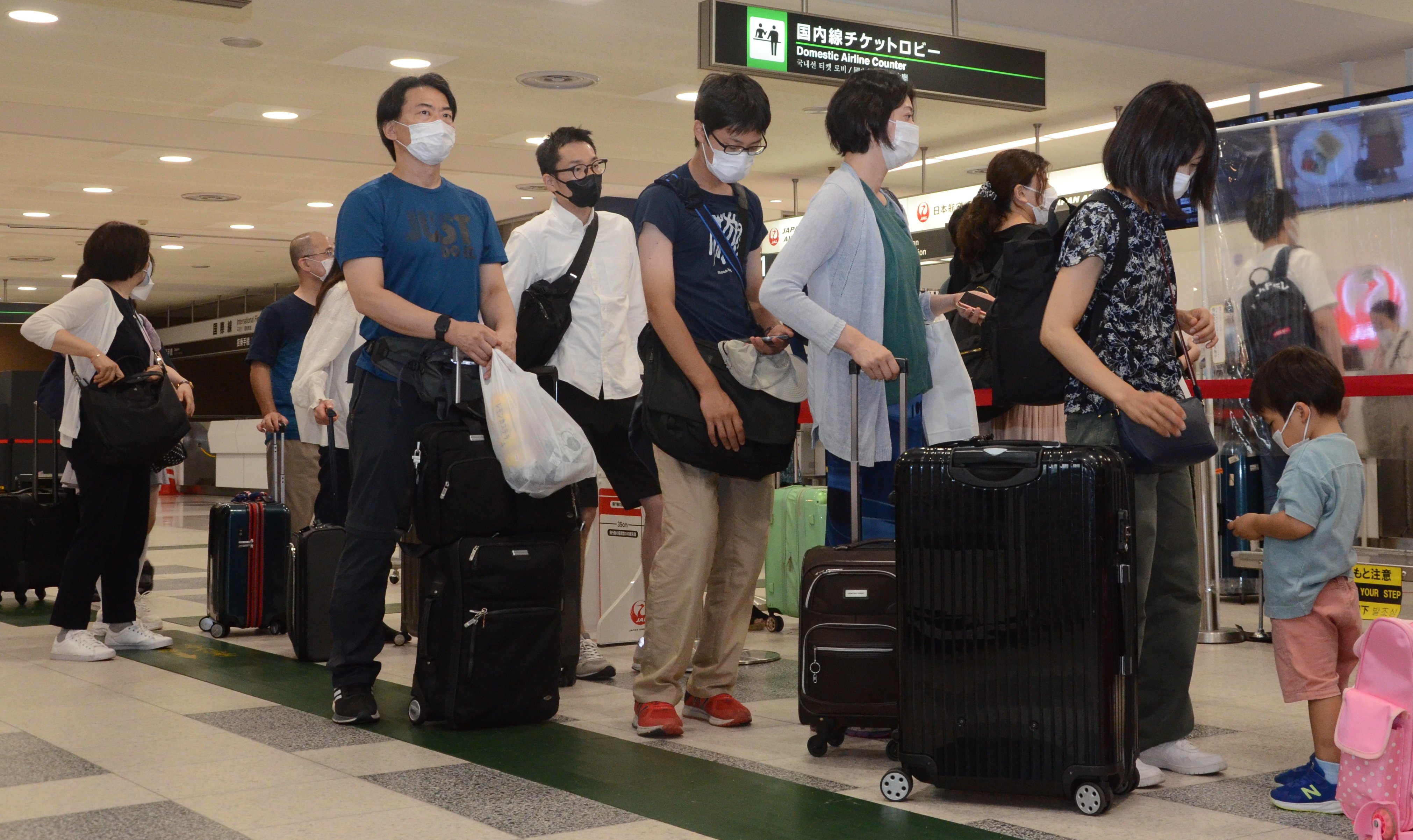 朝刊先読み お盆のｕターンラッシュがピーク 羽田行きが全便満席の空港も 山陰中央新報デジタル