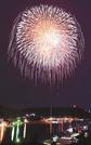 知夫漁港から打ち上がる花火＝島根県知夫村（多重露光）