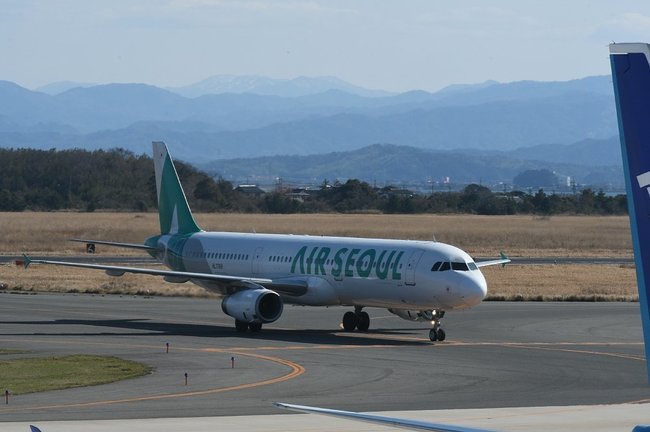 米子―ソウル便の機体＝３月、境港市佐斐神町の米子空港