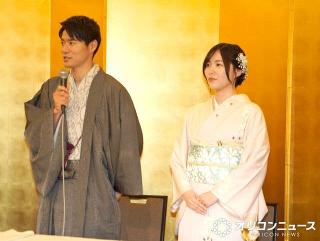 辻本達規&松井珠理奈 結婚記者会見に登壇した(左から)辻本達規、松井珠理奈 (C)ORICON NewS inc.