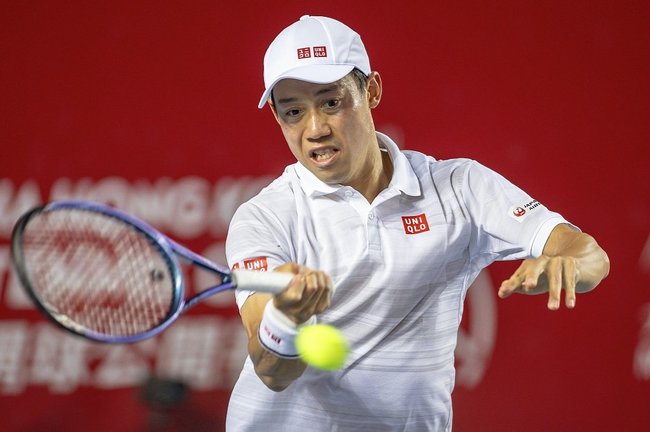 男子テニスの香港オープンのシングルス決勝でプレーする錦織圭選手＝５日、香港（ゲッティ＝共同）