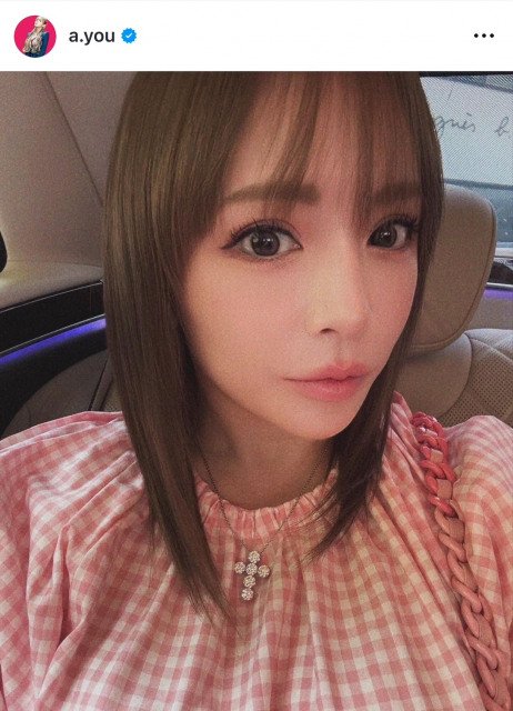 浜崎あゆみがイメチェン「髪暗くしてもらったー」 金髪系→ダーク 