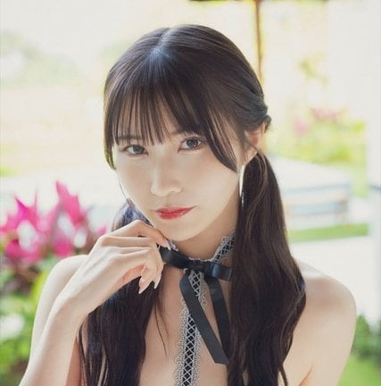 伊織芽衣が1st写真集『芽色－めいろ－』（KADOKAWA）　撮影：田中智久