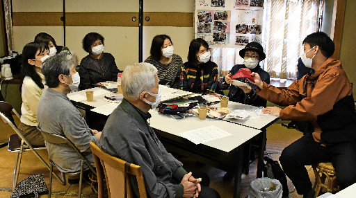 オンライン交流会でボランティア活動の意義を再確認する参加者=大田市大田町、市民センター