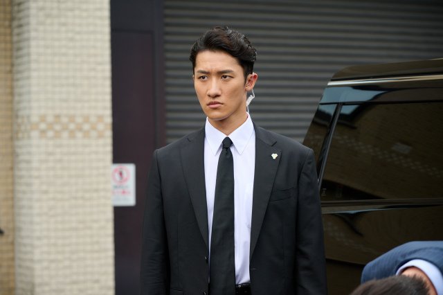 『恋する警護24時 season2』に出演するSnow Man・岩本照 (C)テレビ朝日