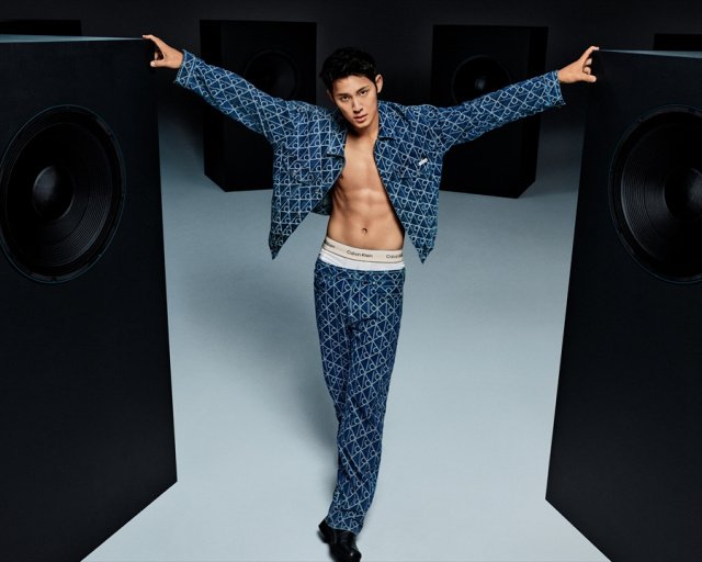 MINGYU ミンギュ SEVENTEENミンギュ、筋肉美披露 90年代にインスパイアされた最新